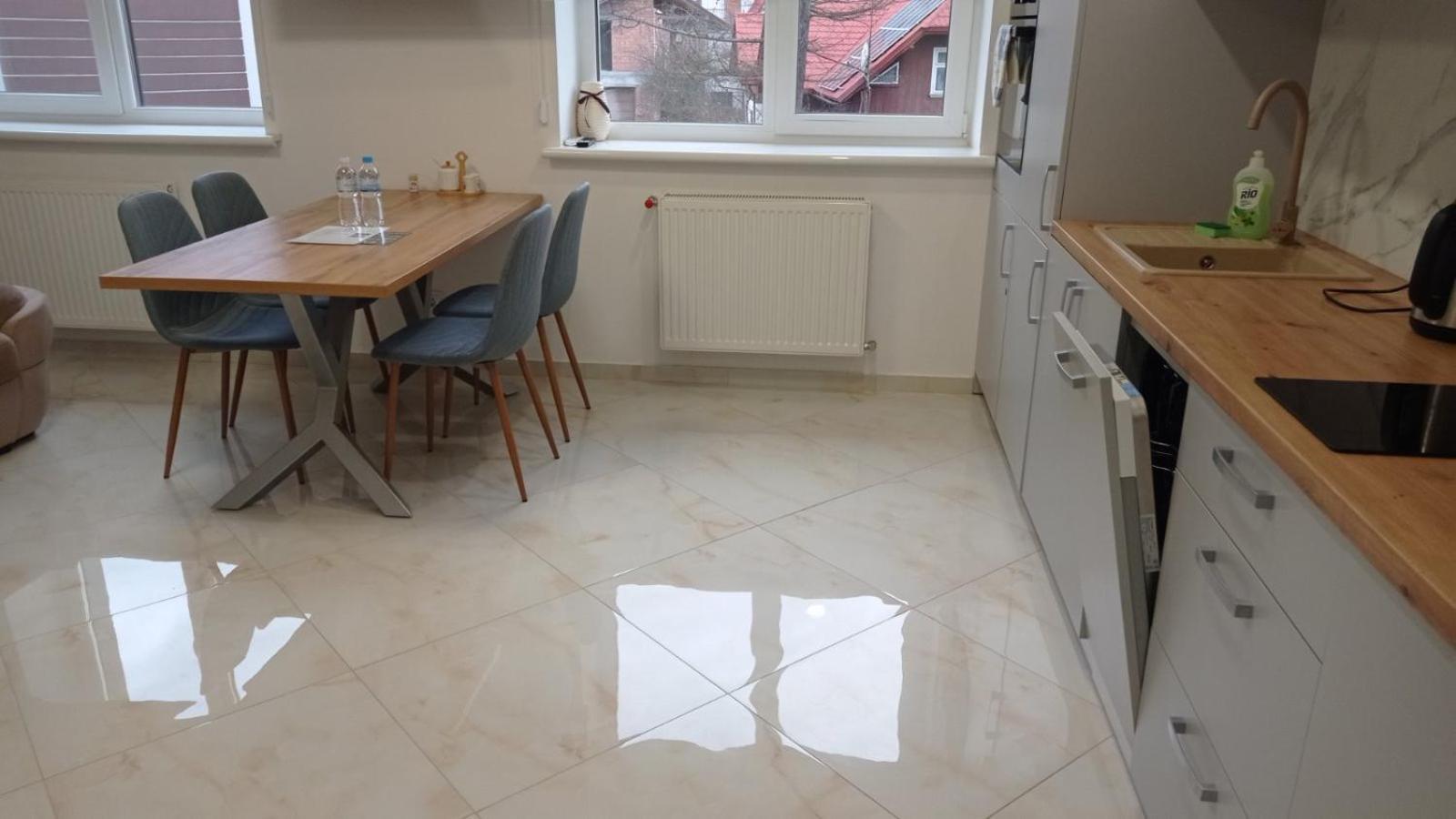 Apartplus Truskavets - Затишні Апартаменти Ngoại thất bức ảnh